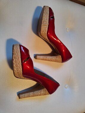Stuart Weitman metallic red "wicker" platform heels
